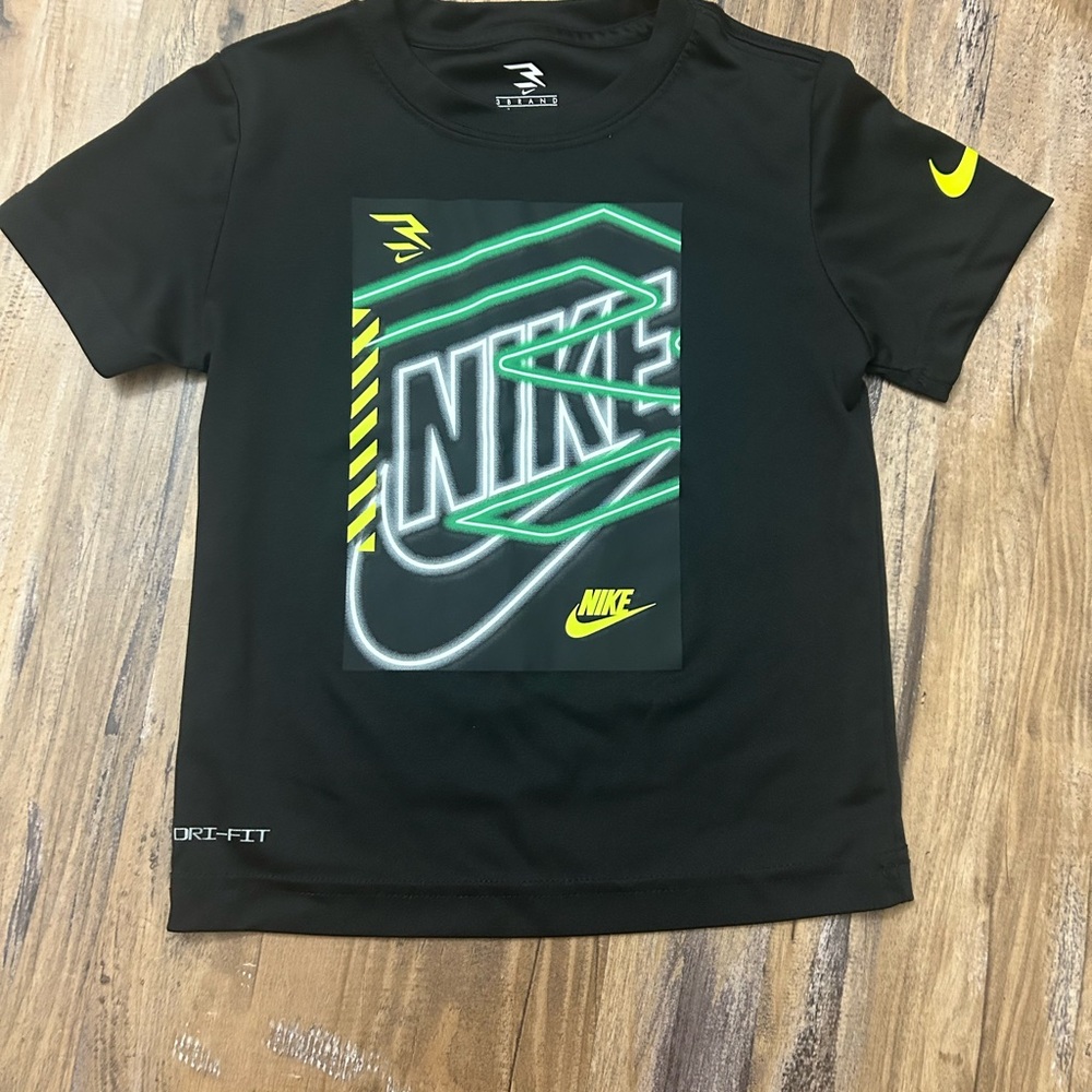 Nike Black and Yellow Short Sleeve Tee with Graphic Design